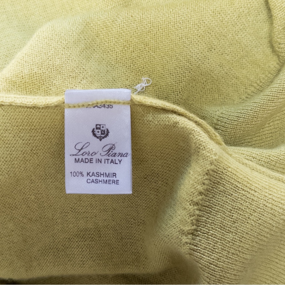 Cashmere Loro Piana vintage short sleeve top, yellow w/ goldtone branding detail - Picture 8 of 10